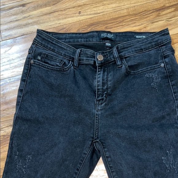 Judy Blue Black Skinny Jeans with Distressing Size 11/30 - Picture 9 of 13